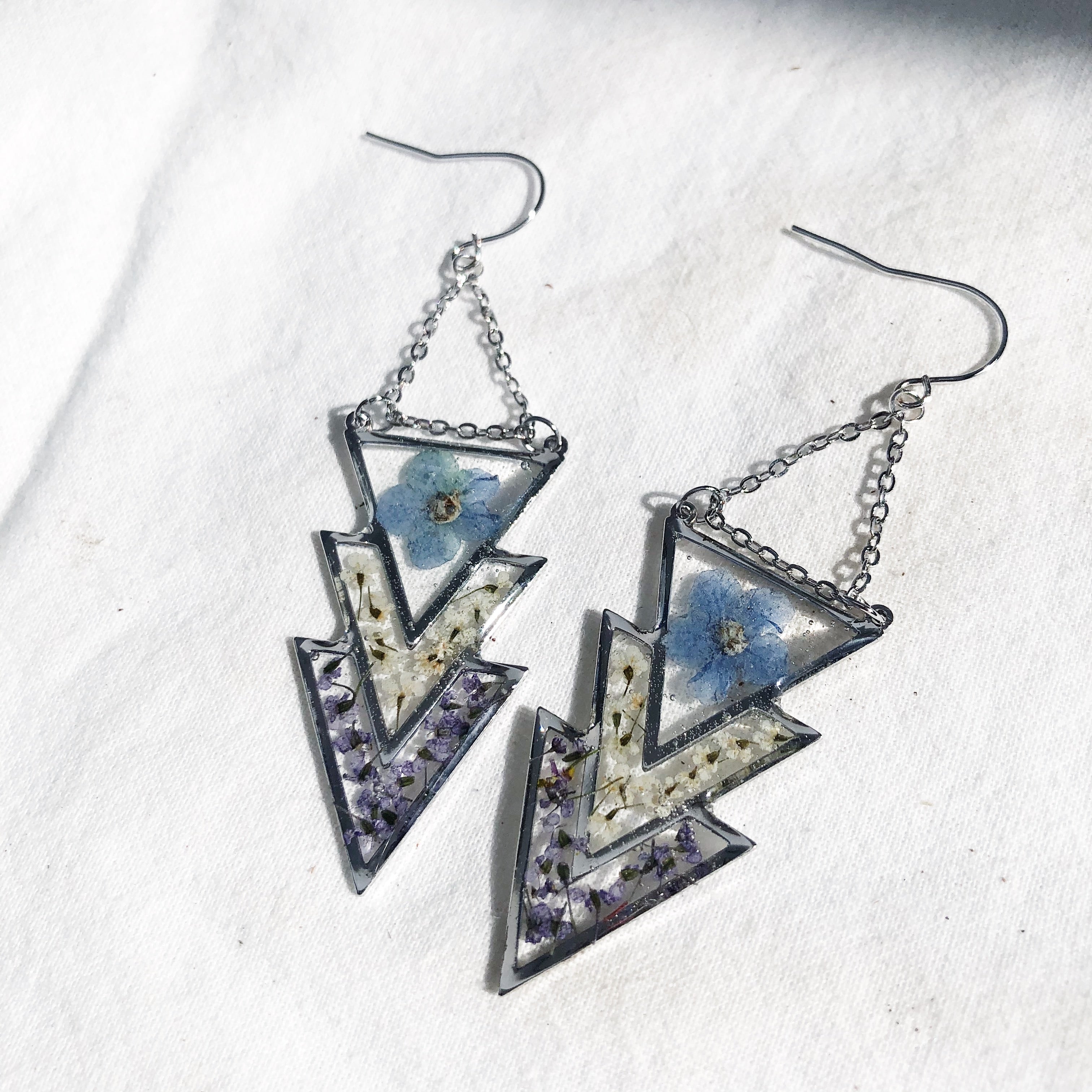 Reyna - Silver Triangle Chain Earrings with Pressed Flowers