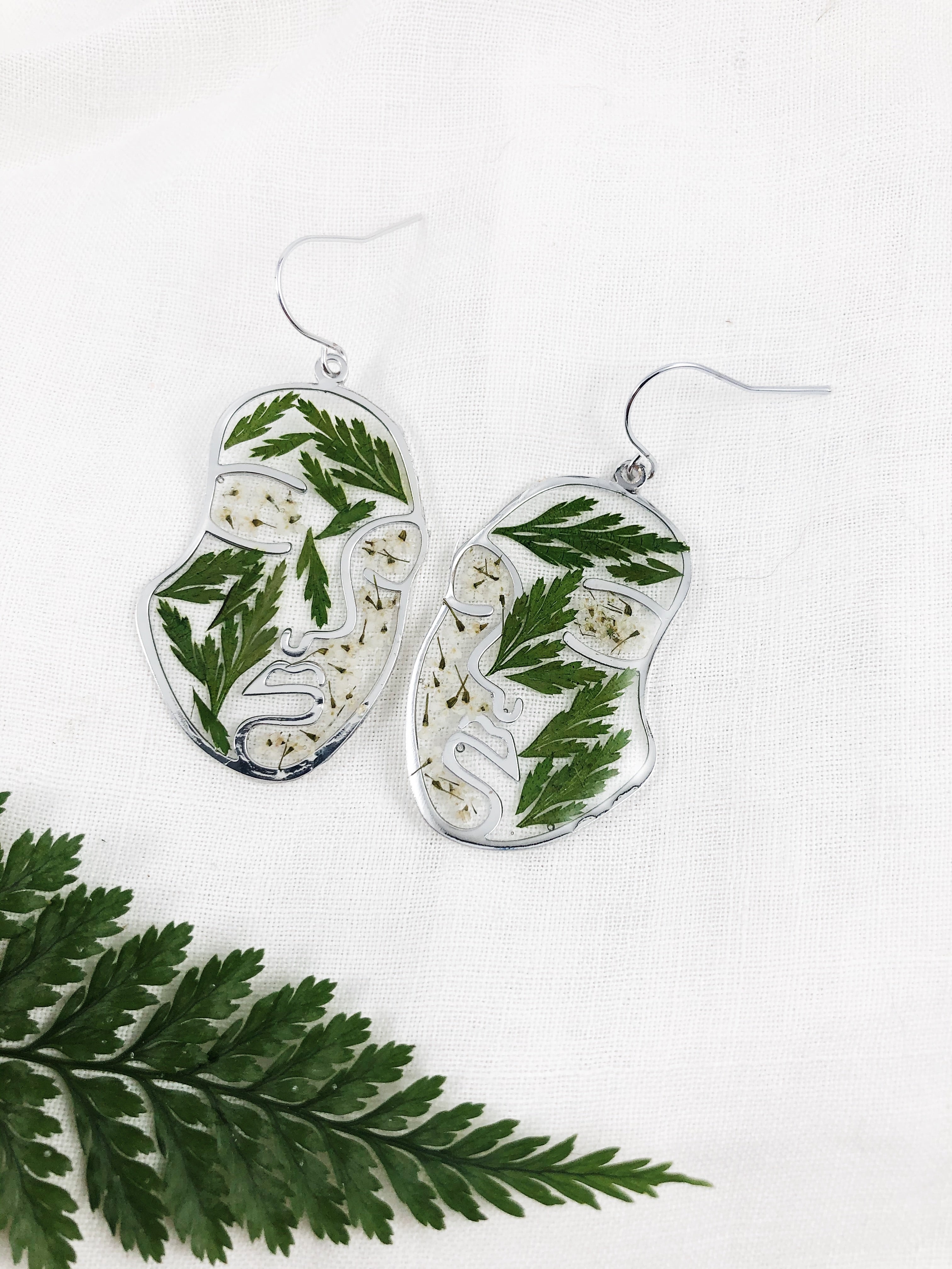 Blythe - Silver Face Earrings with Preserved Ferns and Flowers