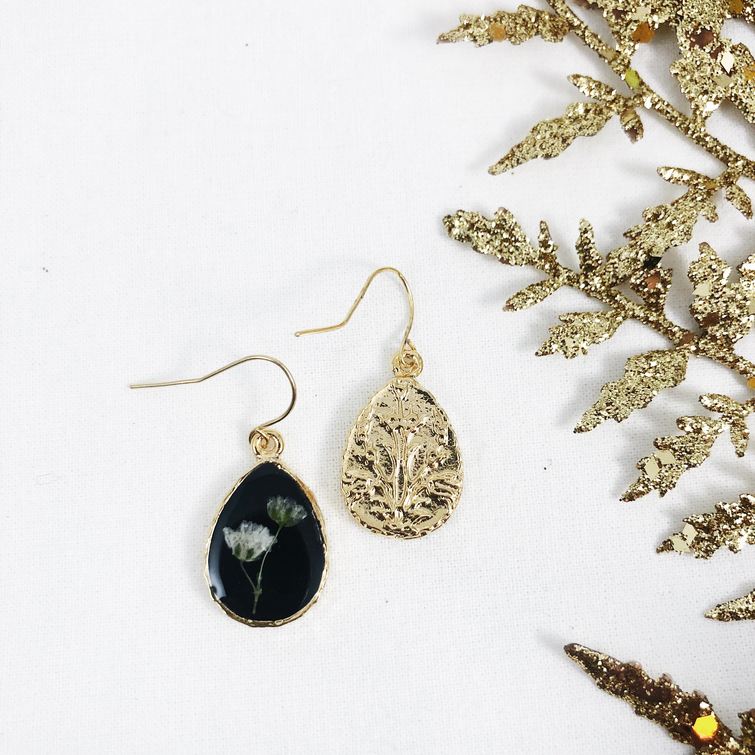 Winter Collection - Gold Detailed Earrings with Baby's Breath