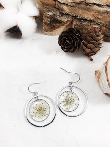 Queen Anne - Classic Silver Earrings with Pressed Flowers